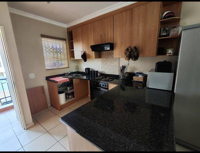 2 BEDROOM COMPLEX FOR SALE IN HENLEY-ON-KLIP